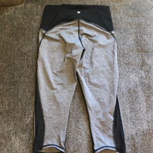 RARE/ LIKE NEW Lululemon Train Times Crop (17")